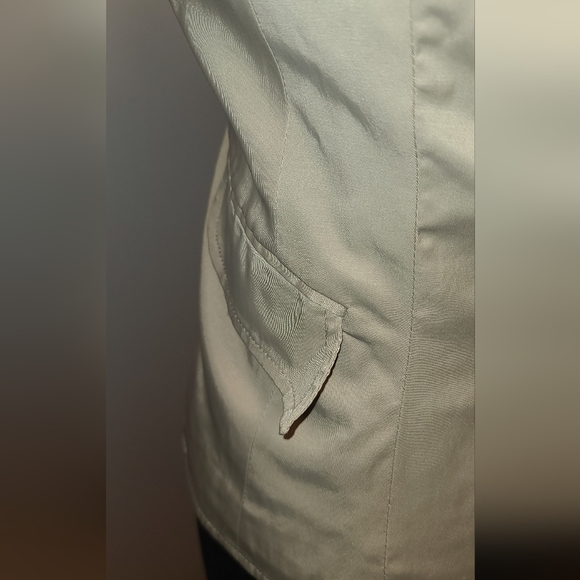 KOR@KOR Ecru satin cropped fitted blazer - Picture 6 of 13